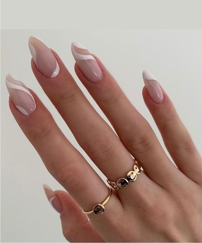 YU3GEMZ Vanilla Crescent - Medium Almonde Press-On Nails